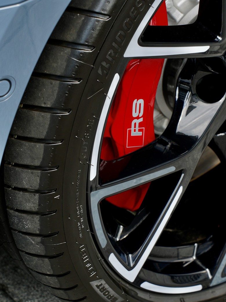 Audi RS 3 Sportback｜金屬蒼鷹灰 Kemora Gray 8R｜交車照片分享