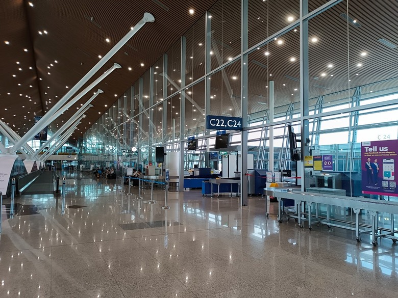 吉隆坡國際機場之轉機(KLIA2入境、KLIA1出境)及適合小睡休息地點全紀錄 — 赤道三國文化休閒行旅 之 馬來西亞篇 吉隆坡國際機場 (Kuala Lumpur International Airport)