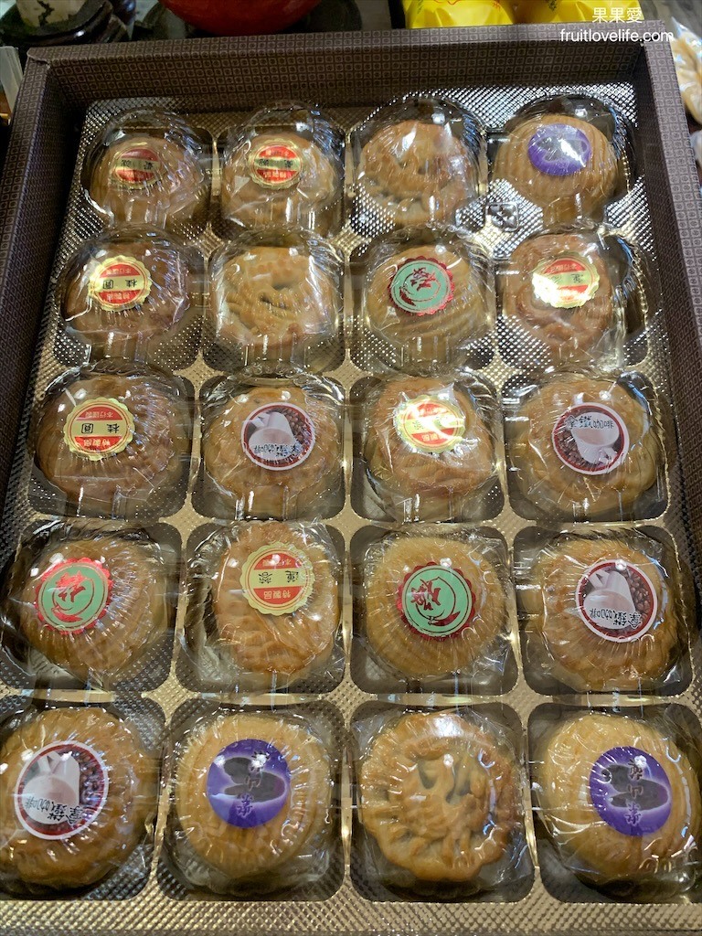 點我看大圖 在地老品牌,生日蛋糕、蛋黃酥、小月餅、白雪酥、年節送禮,平價麵包通通都有