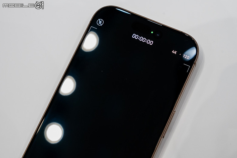 直擊蘋果iPhone 16 Pro全系列|強大螢幕與效能、相機鍵拍攝更簡單!
