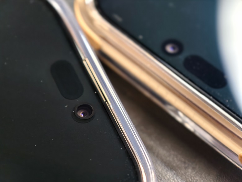 年年換新之路：iPhone 16 Pro Max 今年值得嗎？（再新增第三款無挖孔保護殼）