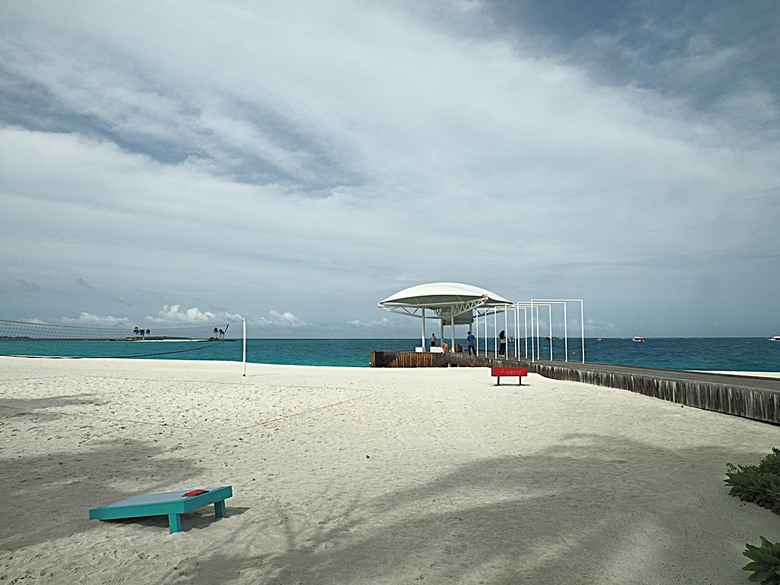 入住The Standard Maldives、碼頭邊珊瑚礁浮潛、出海賞海豚、環礁潟湖體驗 — 赤道三國文化休閒行旅 之 馬爾地夫篇 第一回 潟湖泳池水上屋(Lagoon Overwater Pool Villa)