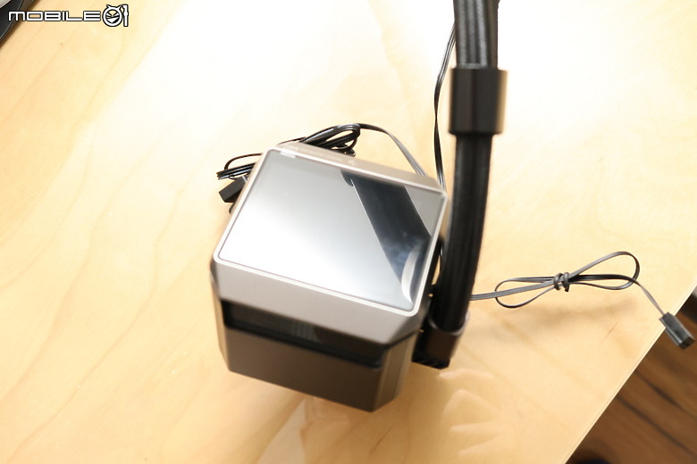 點我看大圖 內建陀螺儀 DEEPCOOL 九州風神 MYSTIQUE 360 ARGB