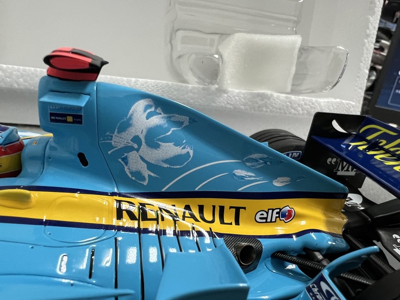 [開箱]F1 1/18 RENAULT R25 FERNANDO ALONSO BRITISH GP