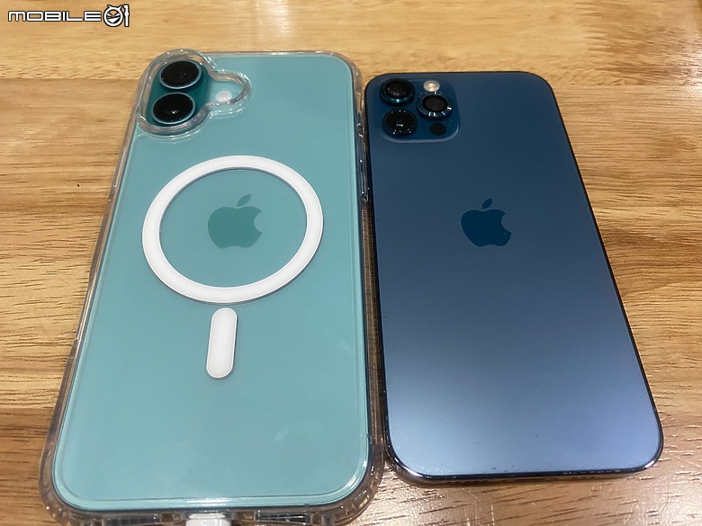 點我看大圖 驚喜踢門禮:iPhone 16 Plus 512GB 開箱體驗