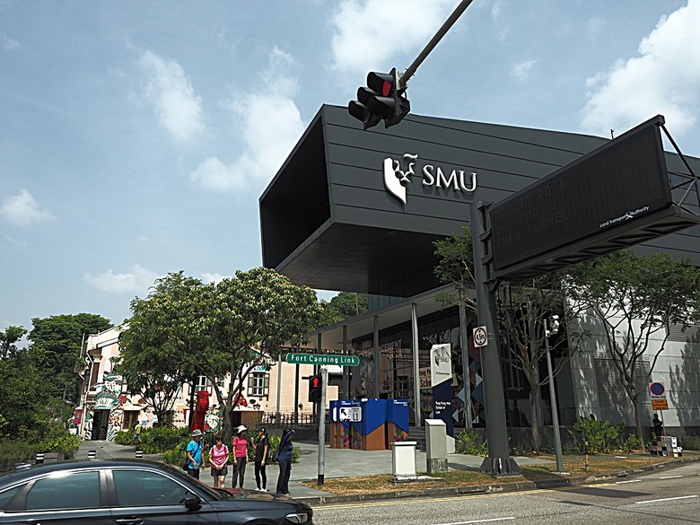 新加坡國家博物院(National Museum of Singapore)、土生華人博物館(Peranakan Museum)、善牧主教座堂(Cathedral of the Good Shepherd)、讚美廣場(CHIJMES Hall),還有地鐵勞明達站附近的土司工坊 — 赤道三國文化休閒行旅 之 新加坡篇 第六回 博物館規劃區(Museum Planning Area)