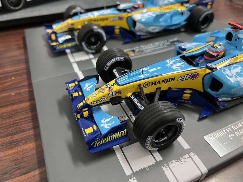 [開箱]F1 1/18 RENAULT R25 FERNANDO ALONSO BRITISH GP