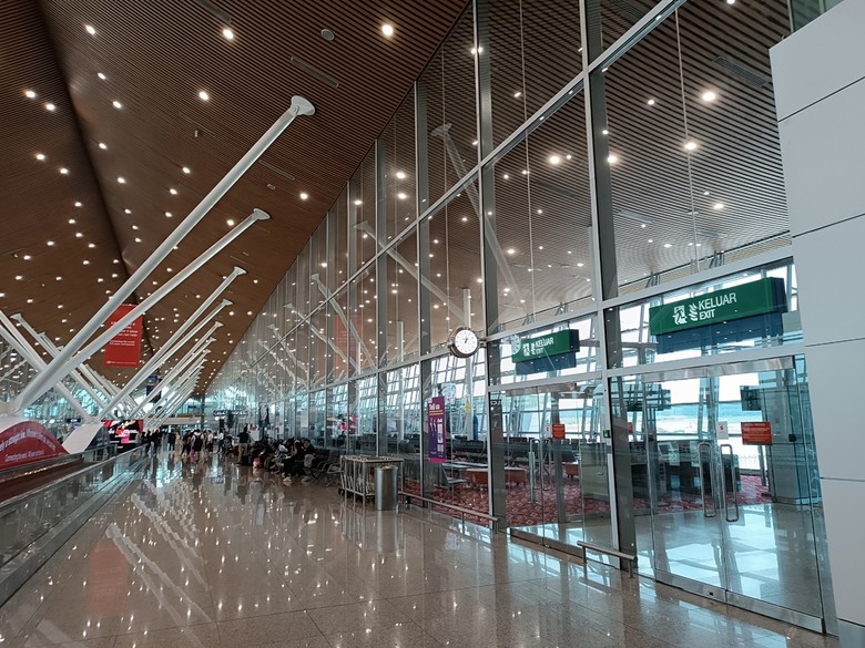 吉隆坡國際機場之轉機(KLIA2入境、KLIA1出境)及適合小睡休息地點全紀錄 — 赤道三國文化休閒行旅 之 馬來西亞篇 吉隆坡國際機場 (Kuala Lumpur International Airport)