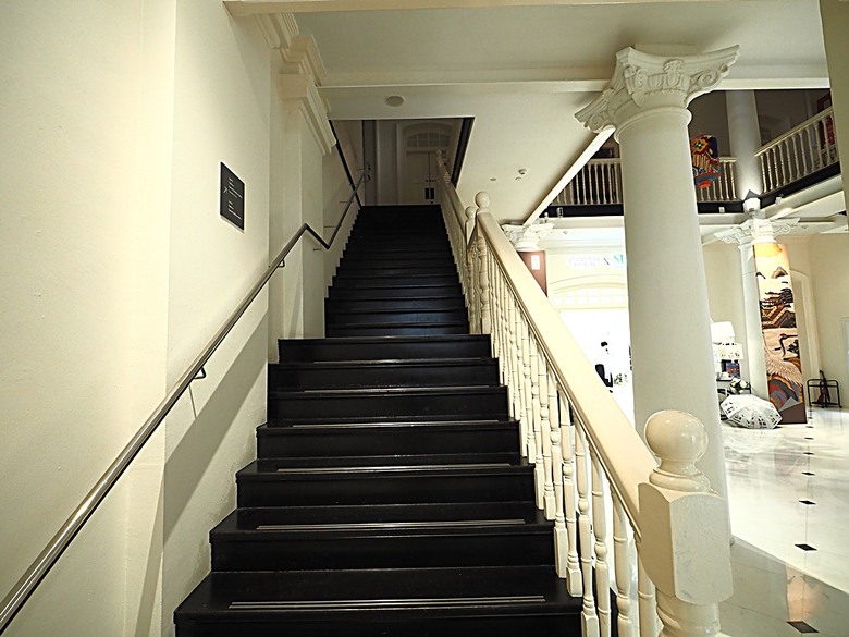 新加坡國家博物院(National Museum of Singapore)、土生華人博物館(Peranakan Museum)、善牧主教座堂(Cathedral of the Good Shepherd)、讚美廣場(CHIJMES Hall),還有地鐵勞明達站附近的土司工坊 — 赤道三國文化休閒行旅 之 新加坡篇 第六回 博物館規劃區(Museum Planning Area)