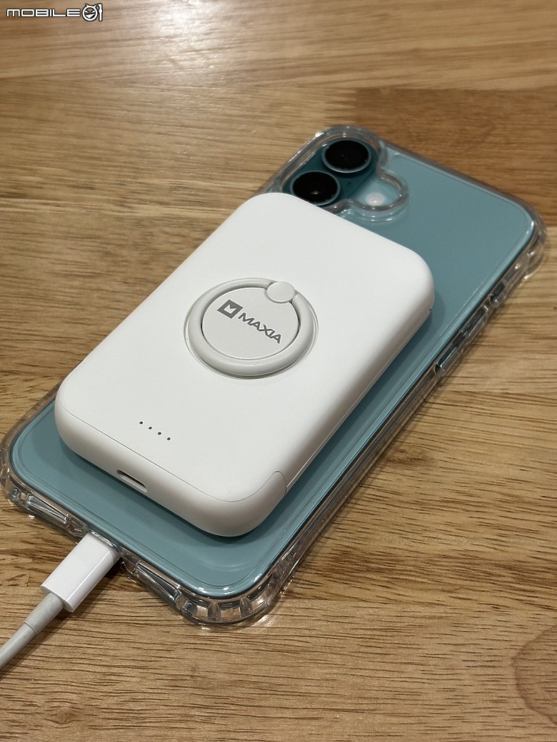 點我看大圖 驚喜踢門禮:iPhone 16 Plus 512GB 開箱體驗