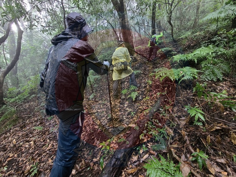 【UA健行】132梯:登山時,正好發生傾盆大雨|新人心得