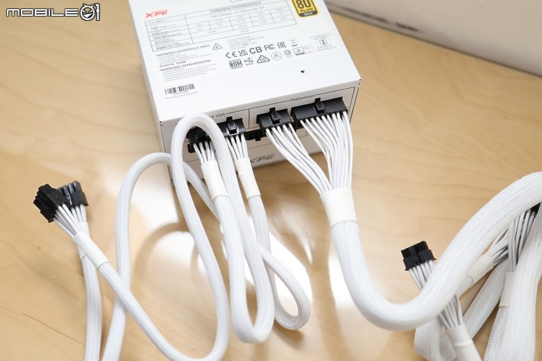 點我看大圖 開箱 XPG CORE REACTOR II 850W 白色版