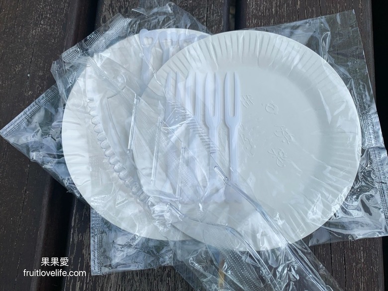 點我看大圖 在地老品牌,生日蛋糕、蛋黃酥、小月餅、白雪酥、年節送禮,平價麵包通通都有