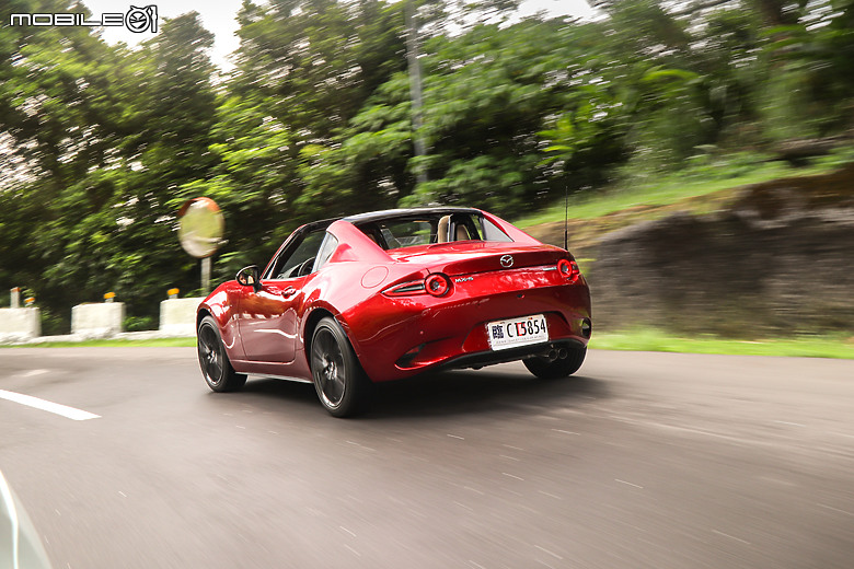 Mazda MX-5 RF 小改款試駕|沒出手排也想買!