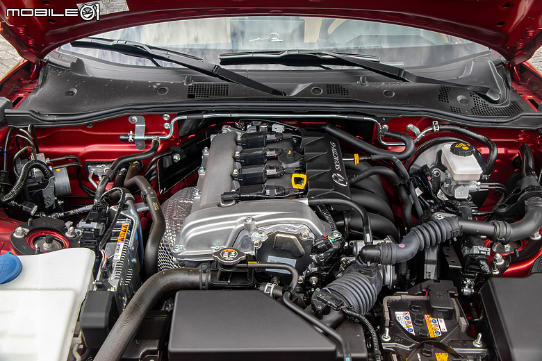 Mazda MX-5 RF 小改款試駕|沒出手排也想買!