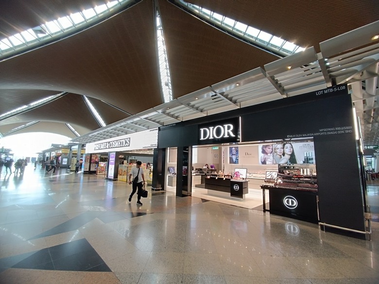 吉隆坡國際機場之轉機(KLIA2入境、KLIA1出境)及適合小睡休息地點全紀錄 — 赤道三國文化休閒行旅 之 馬來西亞篇 吉隆坡國際機場 (Kuala Lumpur International Airport)
