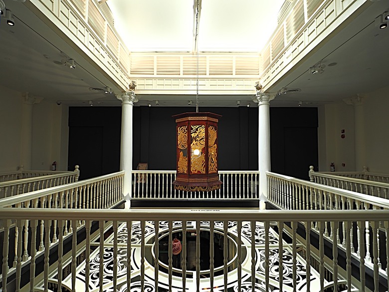 新加坡國家博物院(National Museum of Singapore)、土生華人博物館(Peranakan Museum)、善牧主教座堂(Cathedral of the Good Shepherd)、讚美廣場(CHIJMES Hall)，還有地鐵勞明達站附近的土司工坊 — 赤道三國文化休閒行旅 之 新加坡篇 第六回 博物館規劃區(Museum Planning Area)