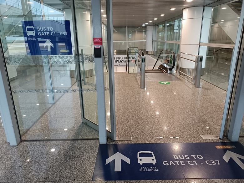 吉隆坡國際機場之轉機(KLIA2入境、KLIA1出境)及適合小睡休息地點全紀錄 — 赤道三國文化休閒行旅 之 馬來西亞篇 吉隆坡國際機場 (Kuala Lumpur International Airport)