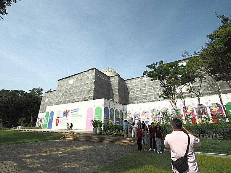 新加坡國家博物院(National Museum of Singapore)、土生華人博物館(Peranakan Museum)、善牧主教座堂(Cathedral of the Good Shepherd)、讚美廣場(CHIJMES Hall),還有地鐵勞明達站附近的土司工坊 — 赤道三國文化休閒行旅 之 新加坡篇 第六回 博物館規劃區(Museum Planning Area)