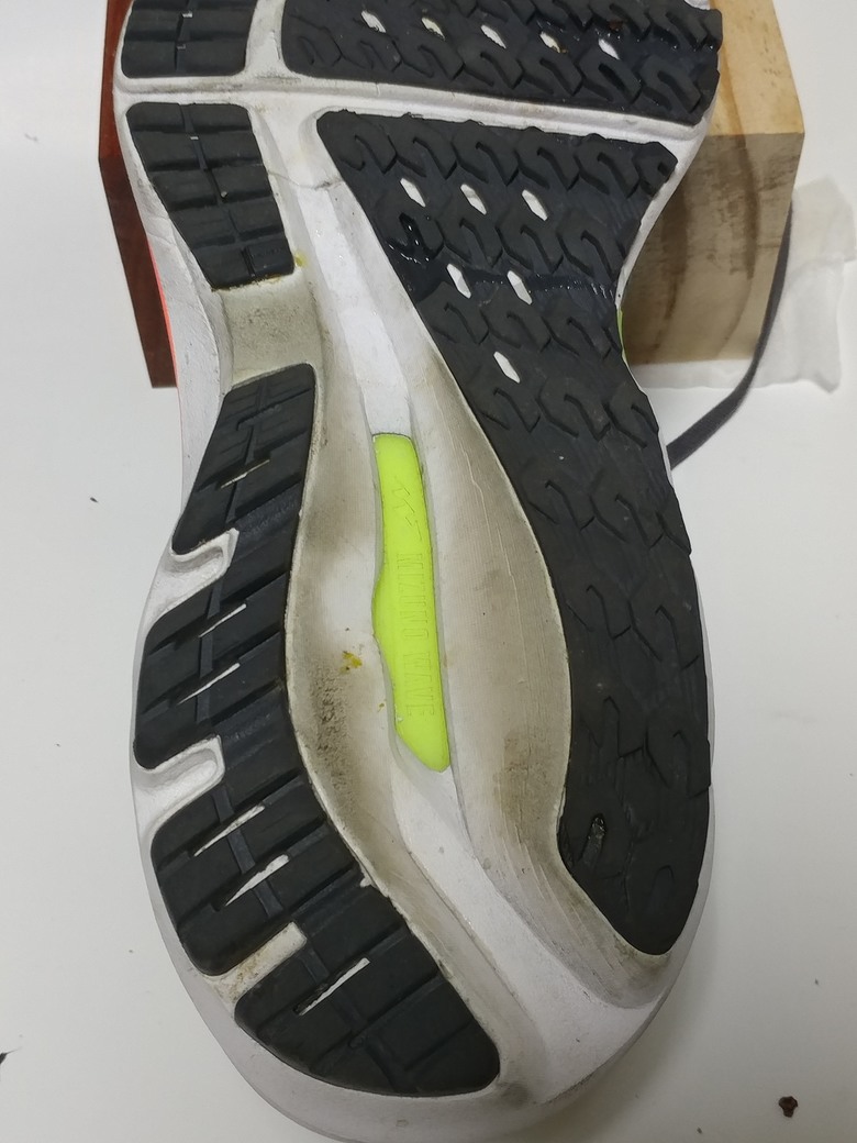 點我看大圖 Mizuno美津濃鞋,以前大底x10技術 漸漸消失。