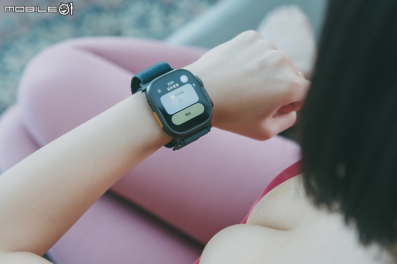 Apple Watch Series 10 / Ultra 2鈦黑體驗|更大的螢幕、更帥的外型!
