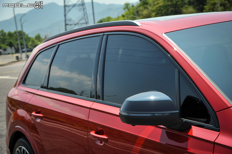 Audi SQ7 quattro 試駕|七座配置又熱血、極致成熟的性能休旅!