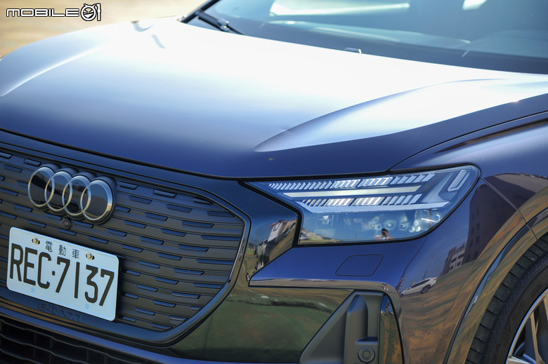 Audi Q4 Sportback e-tron 55 quattro S line 試駕|長距離電耗實測、質感與實用兼具的帥氣電動休旅車!
