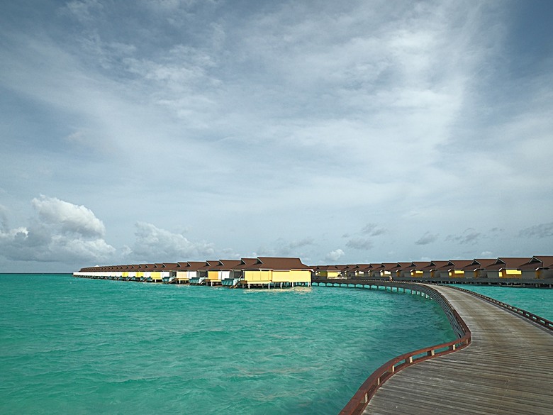 入住The Standard Maldives、碼頭邊珊瑚礁浮潛、出海賞海豚、環礁潟湖體驗 — 赤道三國文化休閒行旅 之 馬爾地夫篇 第一回 潟湖泳池水上屋(Lagoon Overwater Pool Villa)