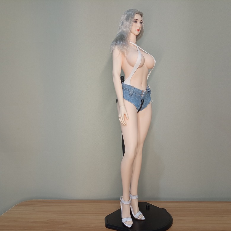 【開箱】Tbleague Phicen S52A 1/6 12吋 全包膠白肌素體可拆腳