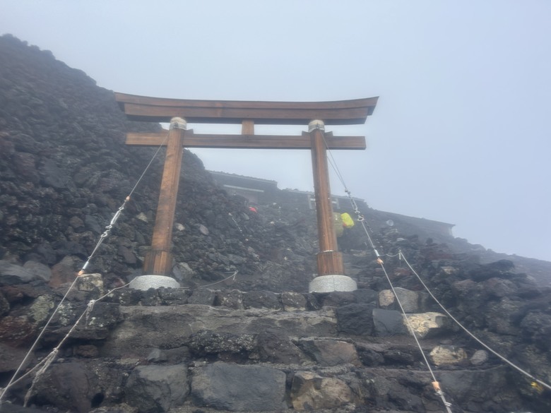 挑戰「珊珊」來遲的富士山登頂全紀錄( 下集 )