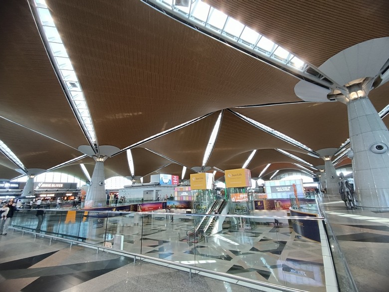 吉隆坡國際機場之轉機(KLIA2入境、KLIA1出境)及適合小睡休息地點全紀錄 — 赤道三國文化休閒行旅 之 馬來西亞篇 吉隆坡國際機場 (Kuala Lumpur International Airport)