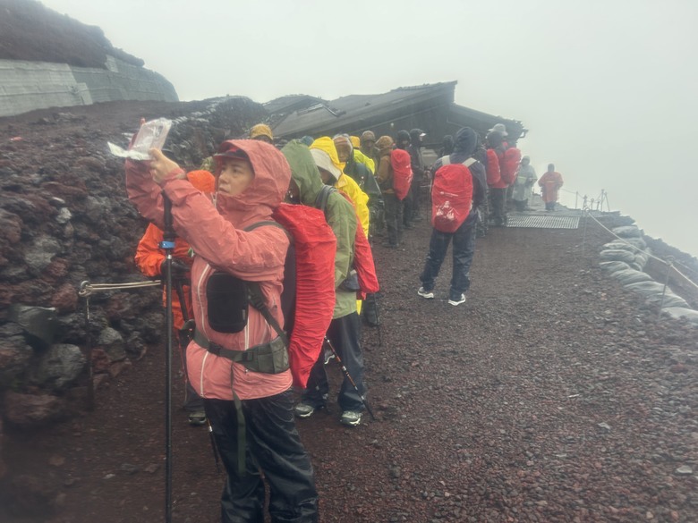 挑戰「珊珊」來遲的富士山登頂全紀錄( 下集 )