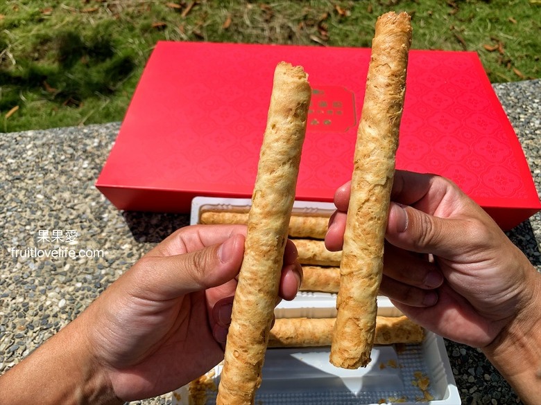 點我看大圖 好吃不黏牙的麥芽餅,烤過的餅乾香氣加上不甜膩的餡料,讓我們拆了一包還會想繼續吃下包