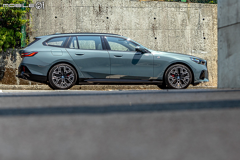 BMW i5 eDrive40 Touring 試駕|有空間有品味,市場唯一純電旅行車!