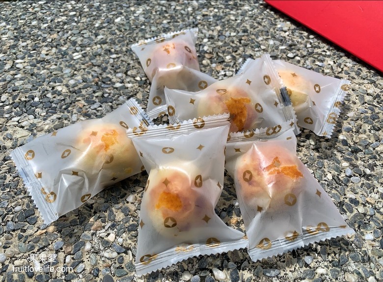 點我看大圖 好吃不黏牙的麥芽餅,烤過的餅乾香氣加上不甜膩的餡料,讓我們拆了一包還會想繼續吃下包