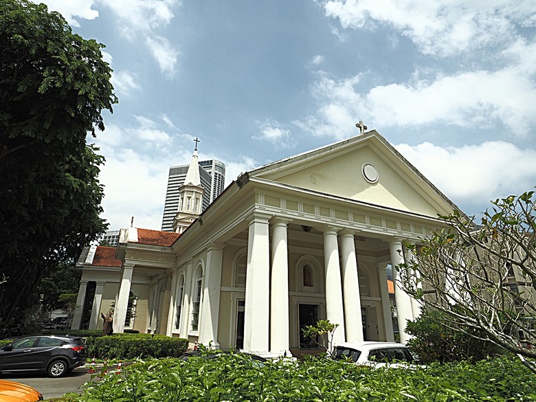 新加坡國家博物院(National Museum of Singapore)、土生華人博物館(Peranakan Museum)、善牧主教座堂(Cathedral of the Good Shepherd)、讚美廣場(CHIJMES Hall),還有地鐵勞明達站附近的土司工坊 — 赤道三國文化休閒行旅 之 新加坡篇 第六回 博物館規劃區(Museum Planning Area)