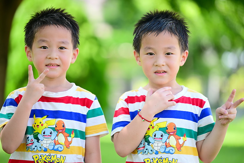 以朋友所送的兩隻西非側頸龜，開箱70-180mm F2.8，Z8帶子脫落，所以由Z6III拍。