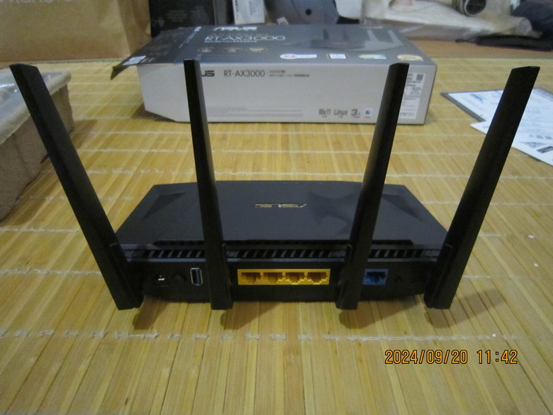 今天買了ASUS 華碩 RT-AX3000 V2 WiFi 6 Ai Mesh無線路由器（含開箱分享）