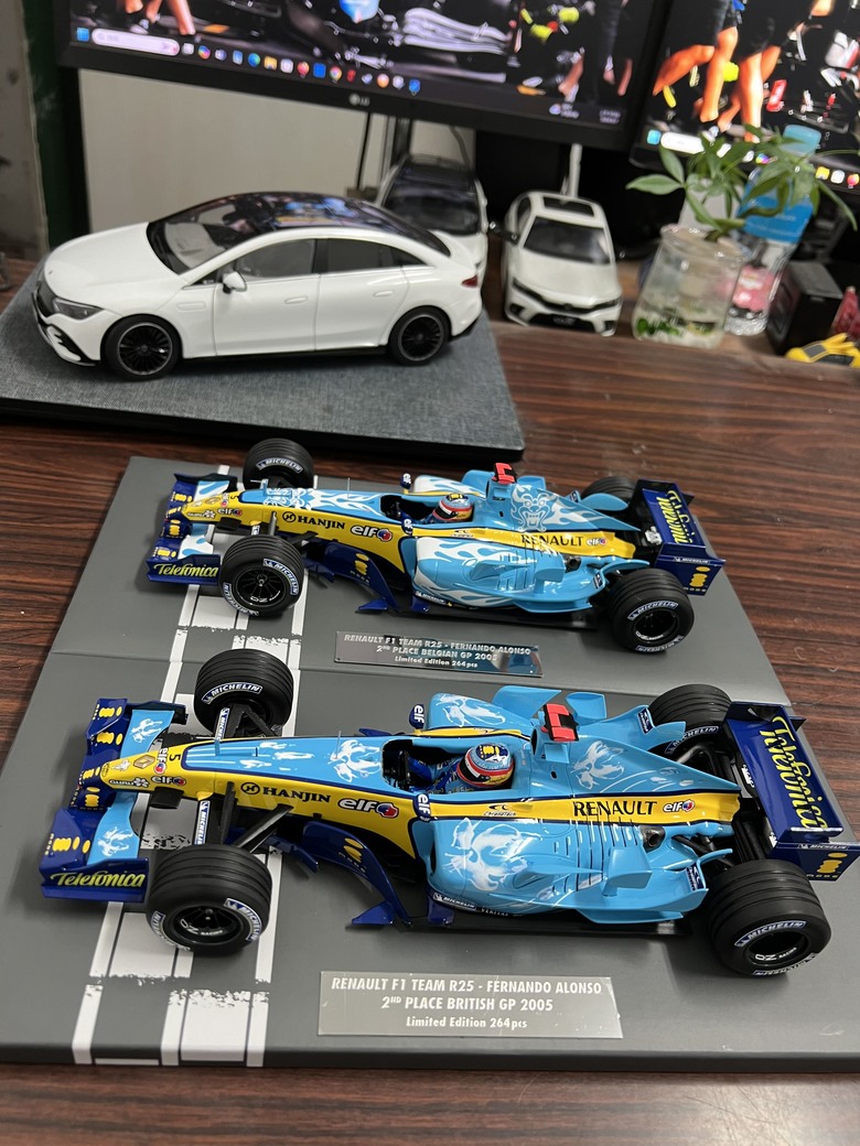 [開箱]F1 1/18 RENAULT R25 FERNANDO ALONSO BRITISH GP