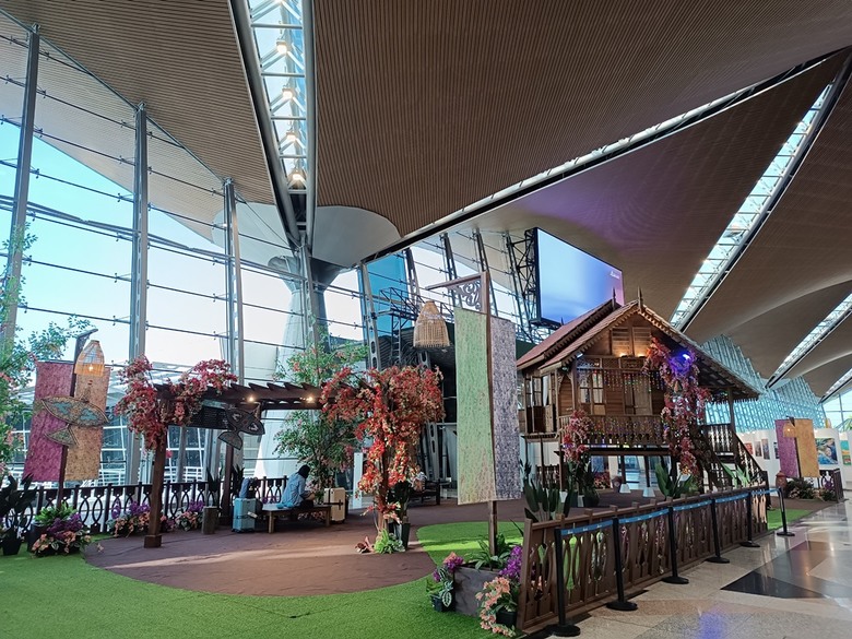 吉隆坡國際機場之轉機(KLIA2入境、KLIA1出境)及適合小睡休息地點全紀錄 — 赤道三國文化休閒行旅 之 馬來西亞篇 吉隆坡國際機場 (Kuala Lumpur International Airport)