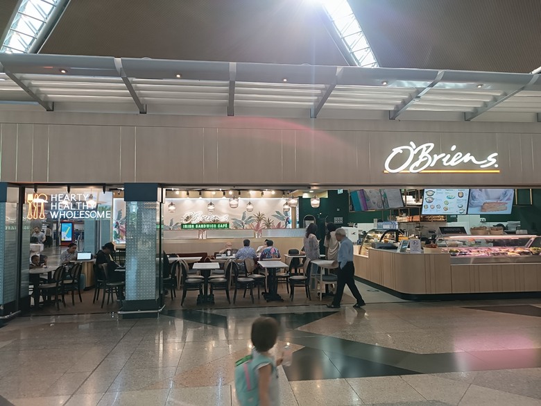 吉隆坡國際機場之轉機(KLIA2入境、KLIA1出境)及適合小睡休息地點全紀錄 — 赤道三國文化休閒行旅 之 馬來西亞篇 吉隆坡國際機場 (Kuala Lumpur International Airport)