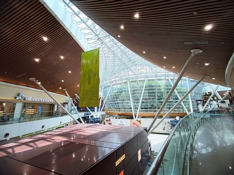 吉隆坡國際機場之轉機(KLIA2入境、KLIA1出境)及適合小睡休息地點全紀錄 — 赤道三國文化休閒行旅 之 馬來西亞篇 吉隆坡國際機場 (Kuala Lumpur International Airport)
