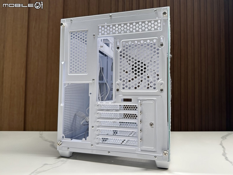 平價曲面小全景機殼 - 全漢 S380