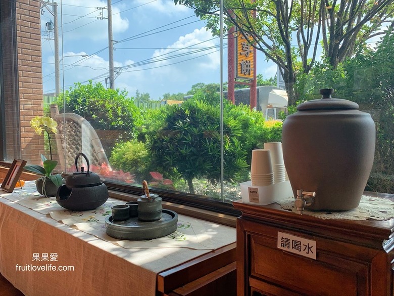 點我看大圖 好吃不黏牙的麥芽餅,烤過的餅乾香氣加上不甜膩的餡料,讓我們拆了一包還會想繼續吃下包