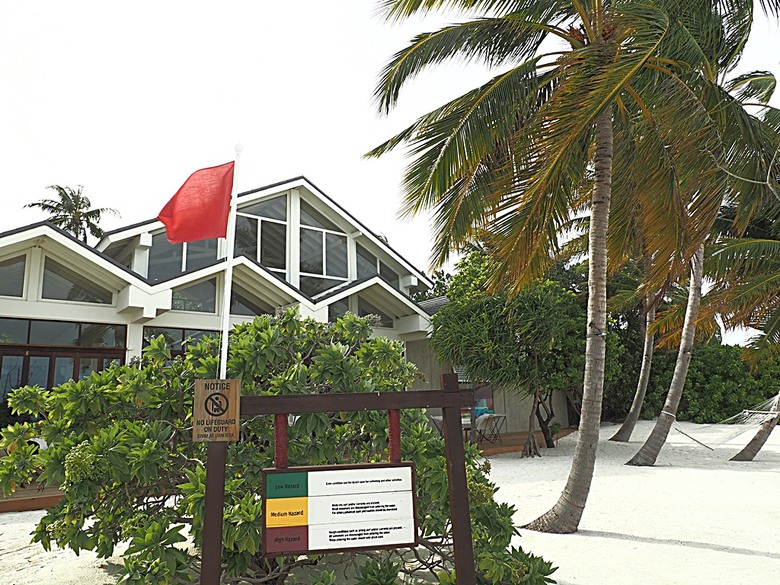 入住The Standard Maldives、碼頭邊珊瑚礁浮潛、出海賞海豚、環礁潟湖體驗 — 赤道三國文化休閒行旅 之 馬爾地夫篇 第一回 潟湖泳池水上屋(Lagoon Overwater Pool Villa)
