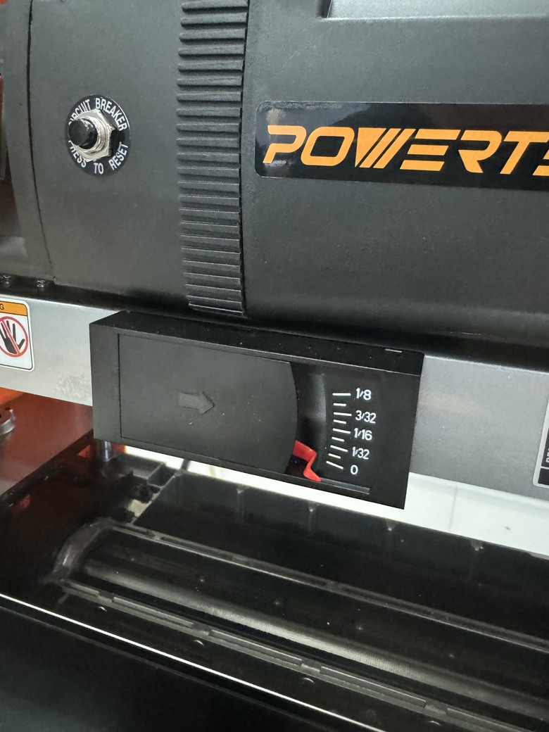 電動刨木機開箱--POWERTEC PL1303 大黃蜂