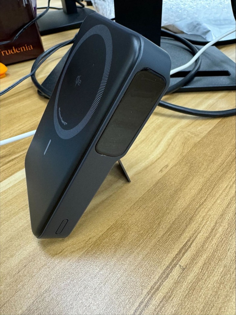 點我看大圖 #開箱 apple專用便攜磁吸式行充