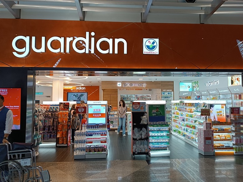 吉隆坡國際機場之轉機(KLIA2入境、KLIA1出境)及適合小睡休息地點全紀錄 — 赤道三國文化休閒行旅 之 馬來西亞篇 吉隆坡國際機場 (Kuala Lumpur International Airport)