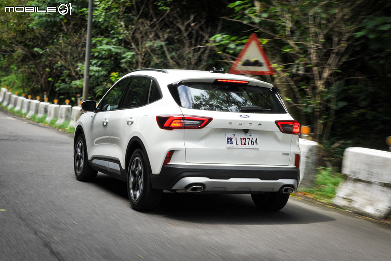 Ford Kuga Active 小改款首度現身|初步體驗與車型編成介紹