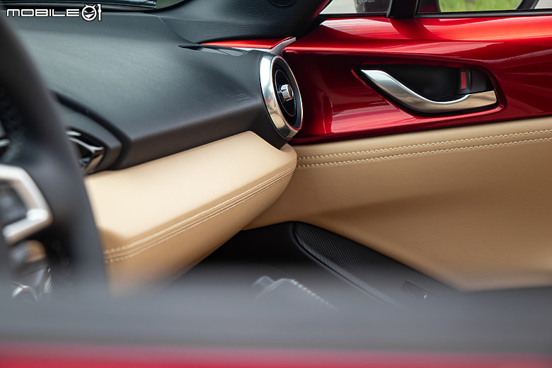 Mazda MX-5 RF 小改款試駕|沒出手排也想買!